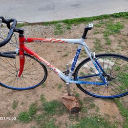 CANNODALE CAAD5 BIKE