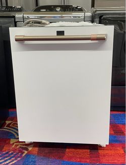 Café white matte Diswasher like new !!