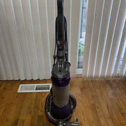 Dyson DC25 Upright Animal Ball Vacuum Cleaner