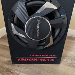 Pioneer TS-WX1210AM powered subwoofer with a built-in amplifier