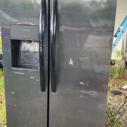 Frigidaire Fridge 