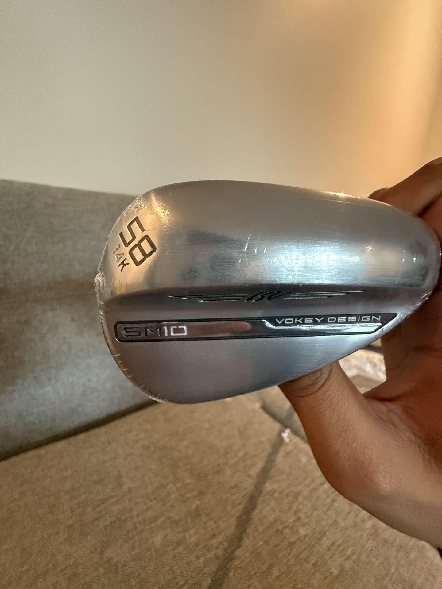 2024 TITLEIST VOKEY SM10 TOUR CHROME WEDGE (Available: 50*, 54*, 58*)