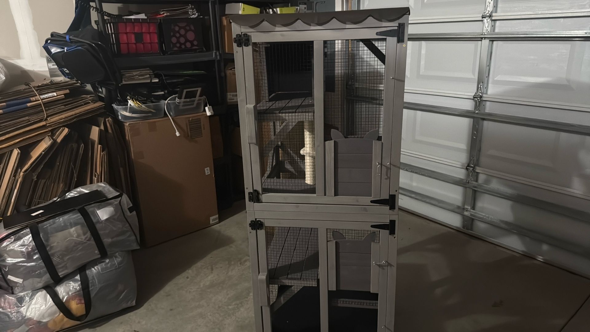 Cat Condo Like new! 