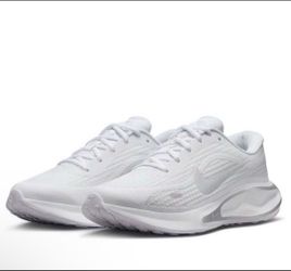 Nike Journey Run Men 8 Women 9.5