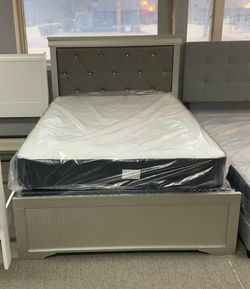 Full Size Bed and Mattresses
