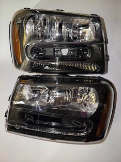 02-09 Chevrolet Trailblazer 02-05 Chevy Trailblazer EXT Headlights