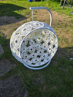 White Hanging Egg Cat Condo Bed