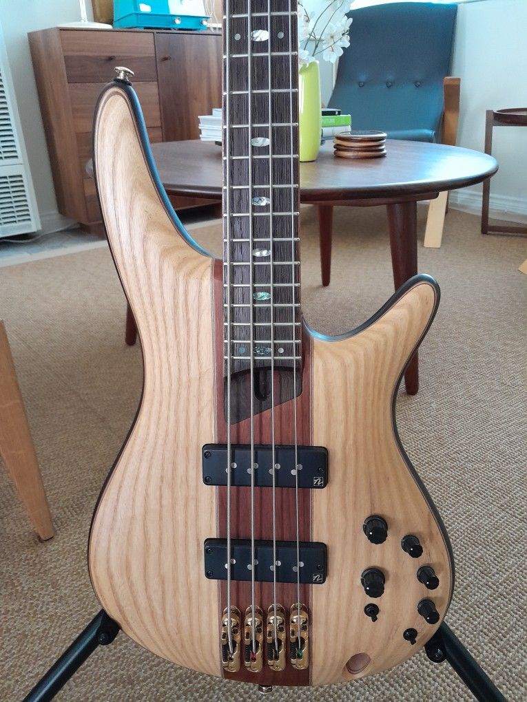Ibanez Premium 4 Strings Bass