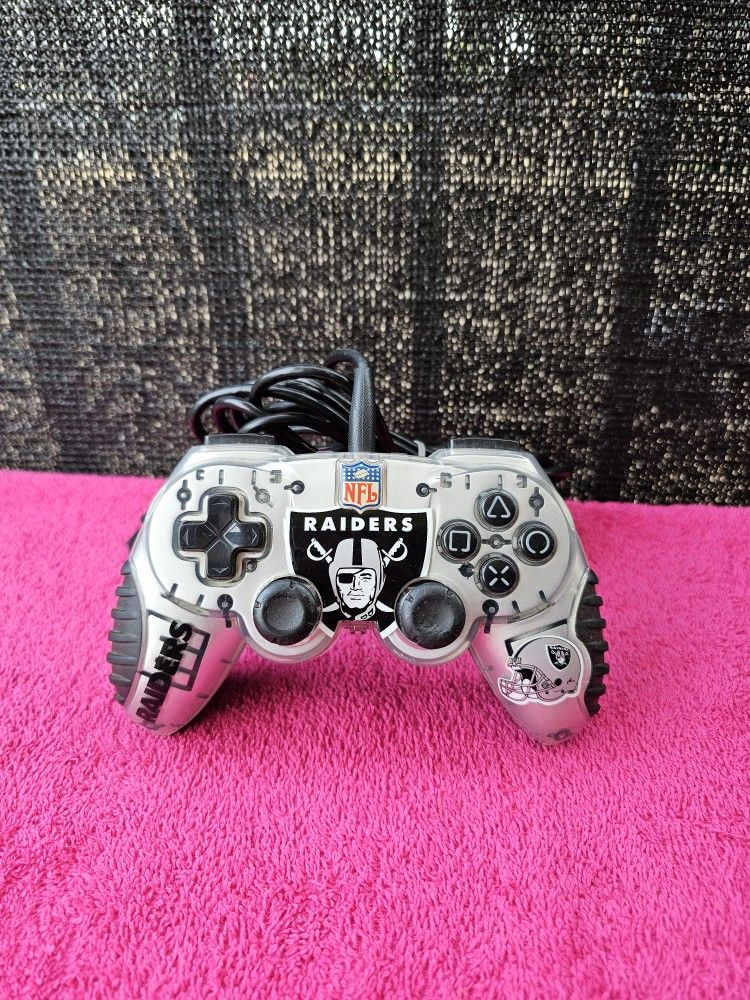 Playstation 2 NFL Raiders Wired PS2 Controller By Mad Catz