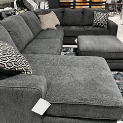 AP🎉Ultra Deep Seats, Reversible Sectional Couch With Chaise// Fast Delivery - Financing 