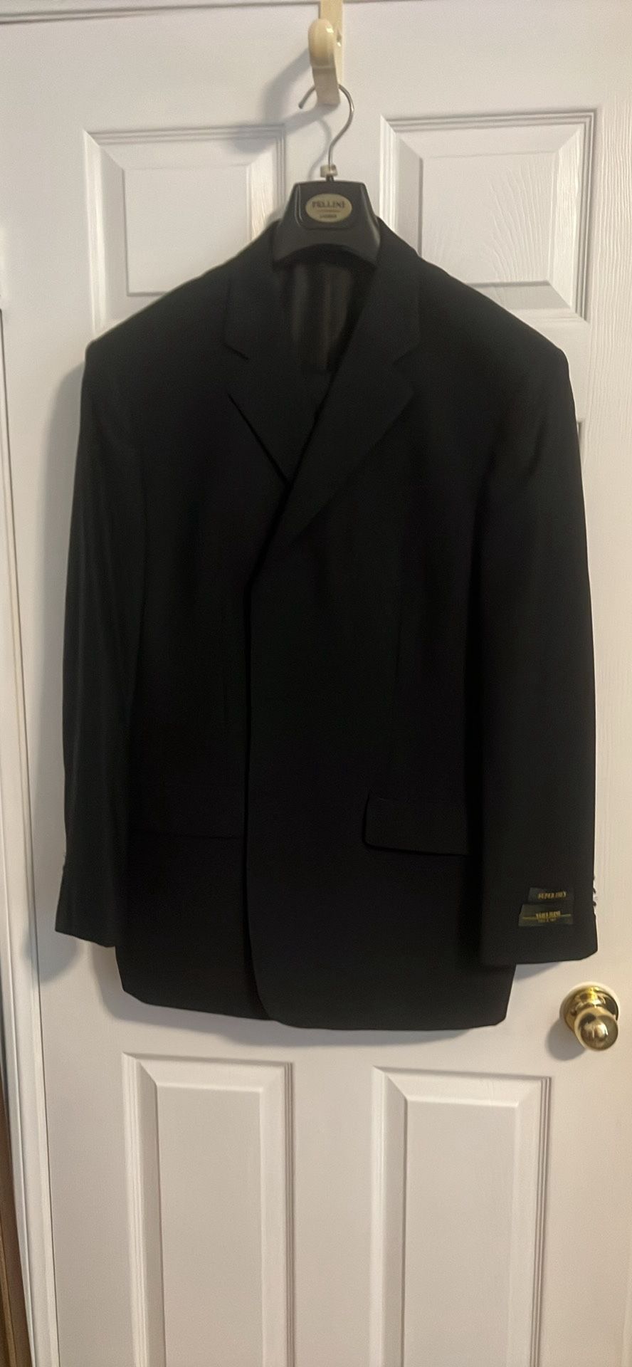 Men’s dress jacket missing two buttons 50 R