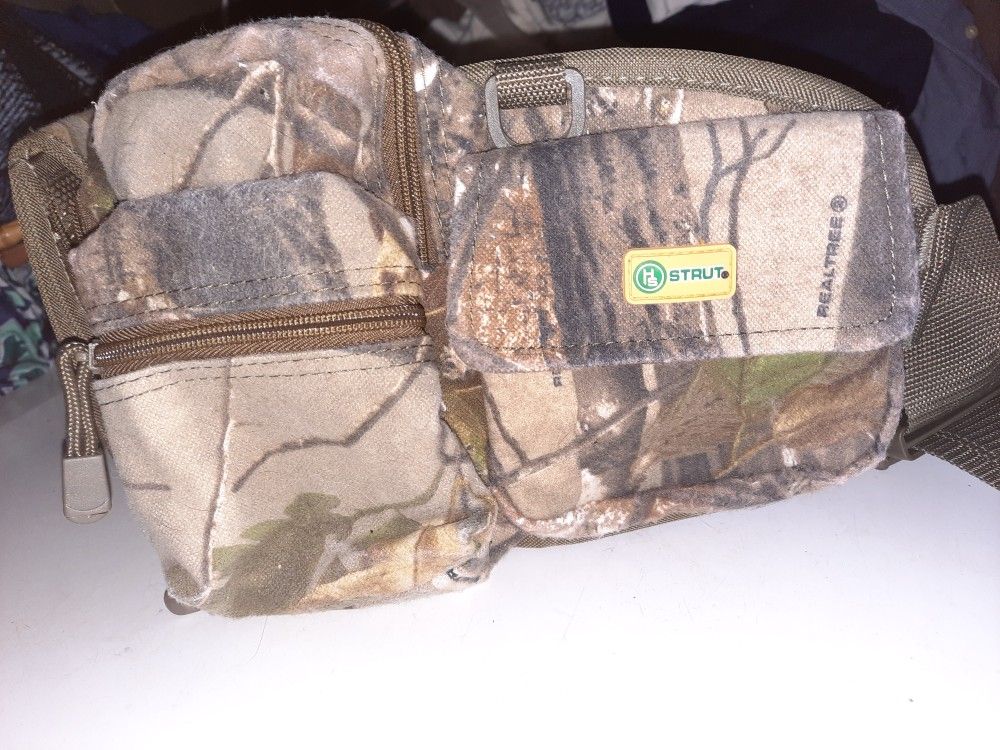 Hs ‘Strut’ Ultimate Waist Bag, 15 Pockets W/ 600D Waterproof, Rip/Tear-Proof Material, Realtree Camo