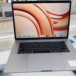 MacBook Pro 2018 16gb Ram 512gb SSD 