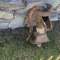 Antique water Pump " F& W" Kendallville Indiana"-Great for Waterfeatures!! 