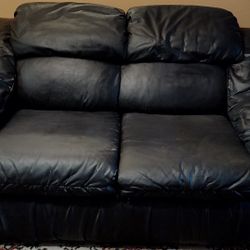 Beautiful Love Seat Comfy Gently Used Leatherette Couch