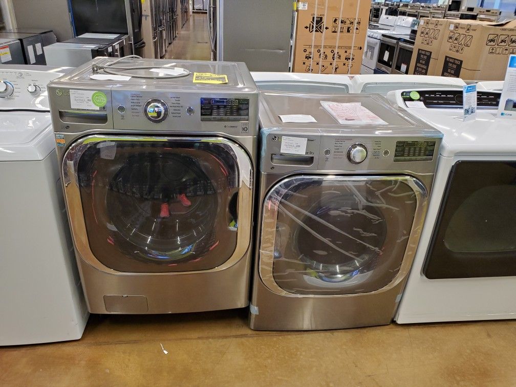 LG Washer and Gas Dryer Set