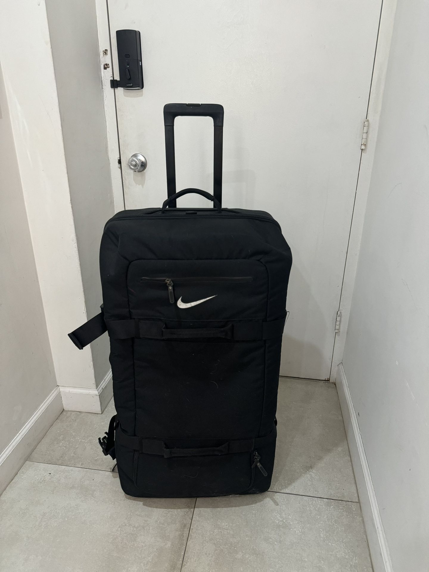 Nike Roller Cabin Bag Suitcase Travel Wheels