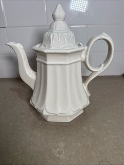 White Ceramic Teapot with Lid