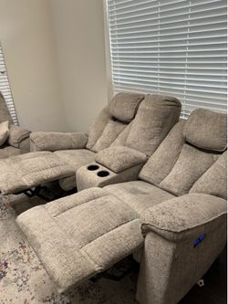 Recliner sofas