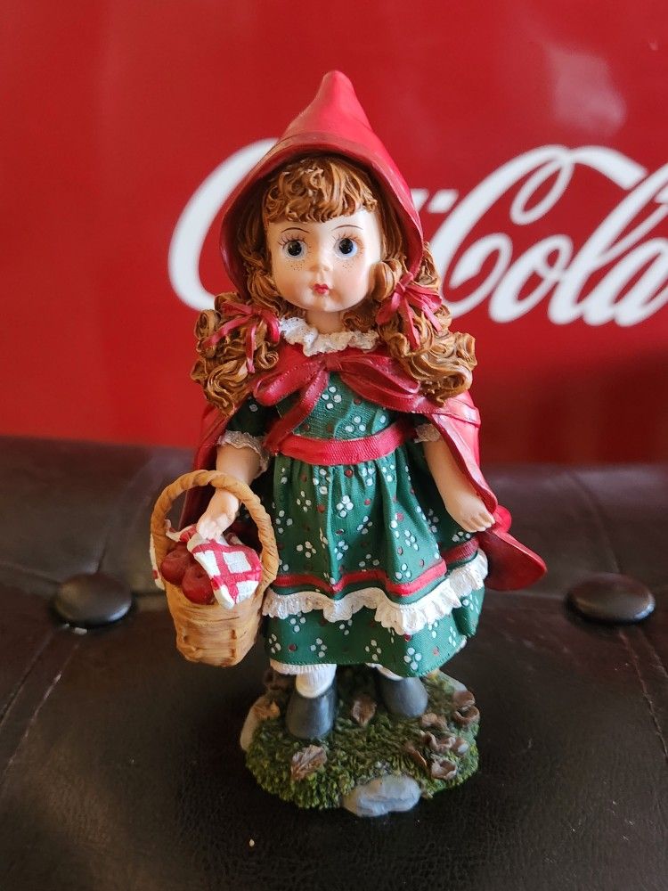 LITTLE RED RIDING HOOD 1999 LIMITED EDITION MADAME ALEXANDER FIGURINE