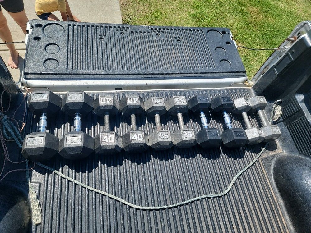 Very Nice Dumbbell Set. 200Pounds