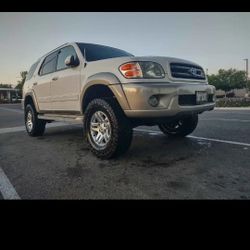 2004 Toyota Sequoia