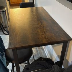 Table With 4 Chairs 