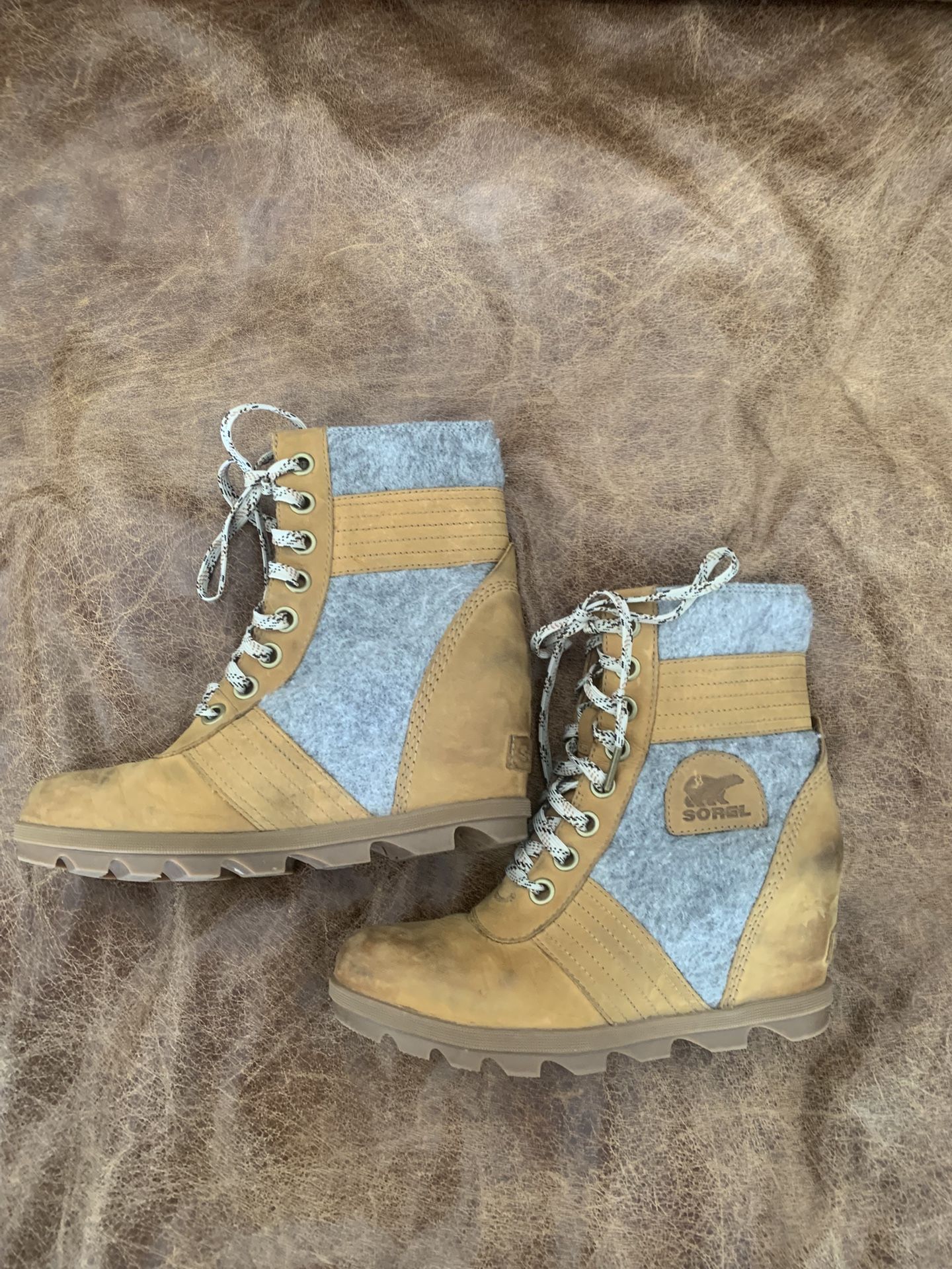 Sorel Boots 8.5
