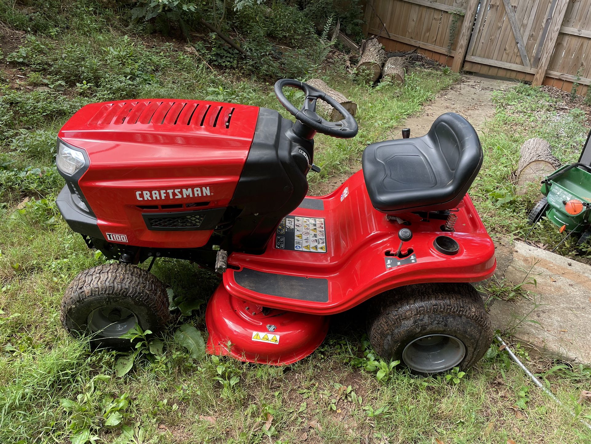 Craftsman T100 Riding Lawnmower for Sale in Gillem Enclave, GA - OfferUp