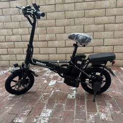 Folding electric bicycle