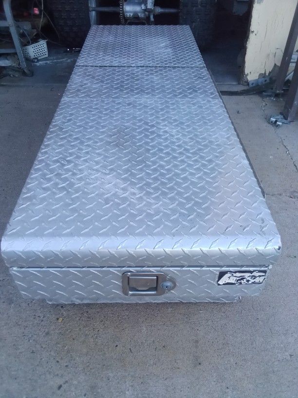 Small Truckbed Double Lid Toolbox Diamond Plate