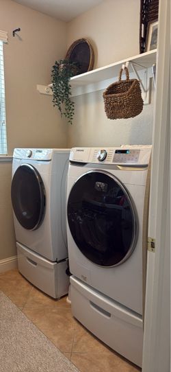 Samsung Washer and Dryer with Pedestals
