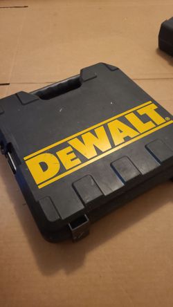 Dewalt dwd110 120 volt 8 Amp 60 HZ 3/8-in corded variable speed reversing VSR drill