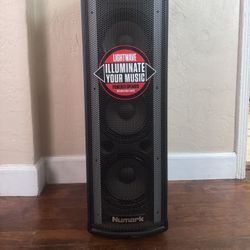Numark Powered Speaker 