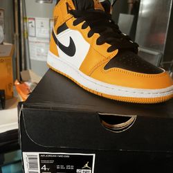 Jordan 1 Size 4y