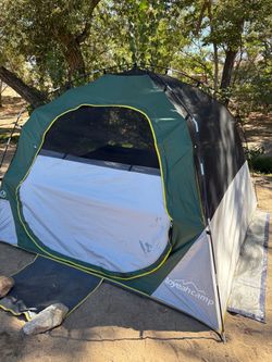 4 person Tent (Blackout)