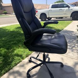 Desk chair