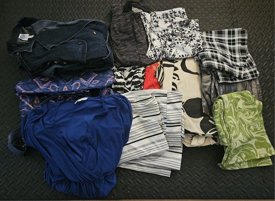 Lot Size M Medium Women's Clothes