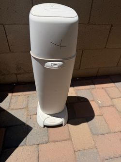 Daiper trash and refills