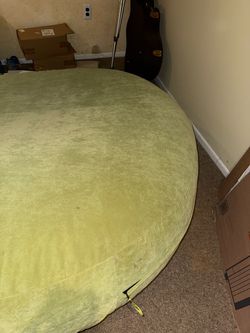 Used love sac brand bean bag 65x65 in XL!