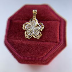 14k Gold Flower Pendant