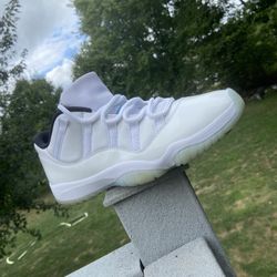 Air Jordan 11 Retro Low Legend Blue - Men’s size 10 - Used EXCELLENT CONDITION