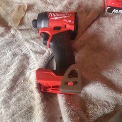 Milwaukee
M18 FUEL GEN-4 .1/4"HEX Impact Driver 1/4"h