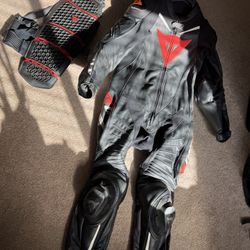 Dainese Laguna Seca D1 Leather Race Suit Size 54 And Dainese Pro Armor 2.0 Back Protector For Motorcycle