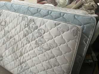 Twin Mattresses 