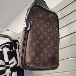Louis Vuitton sling Bag