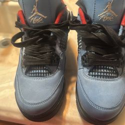 Jordan's 4 Travis Scott 