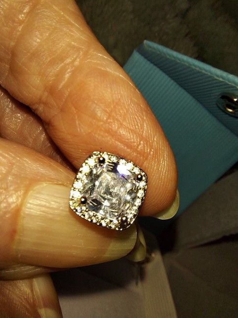 New In Box - Stunning Assure Cut Simulated Diamond Stud Earrings. Solid Sterling. Pickup Near Mall 205. r