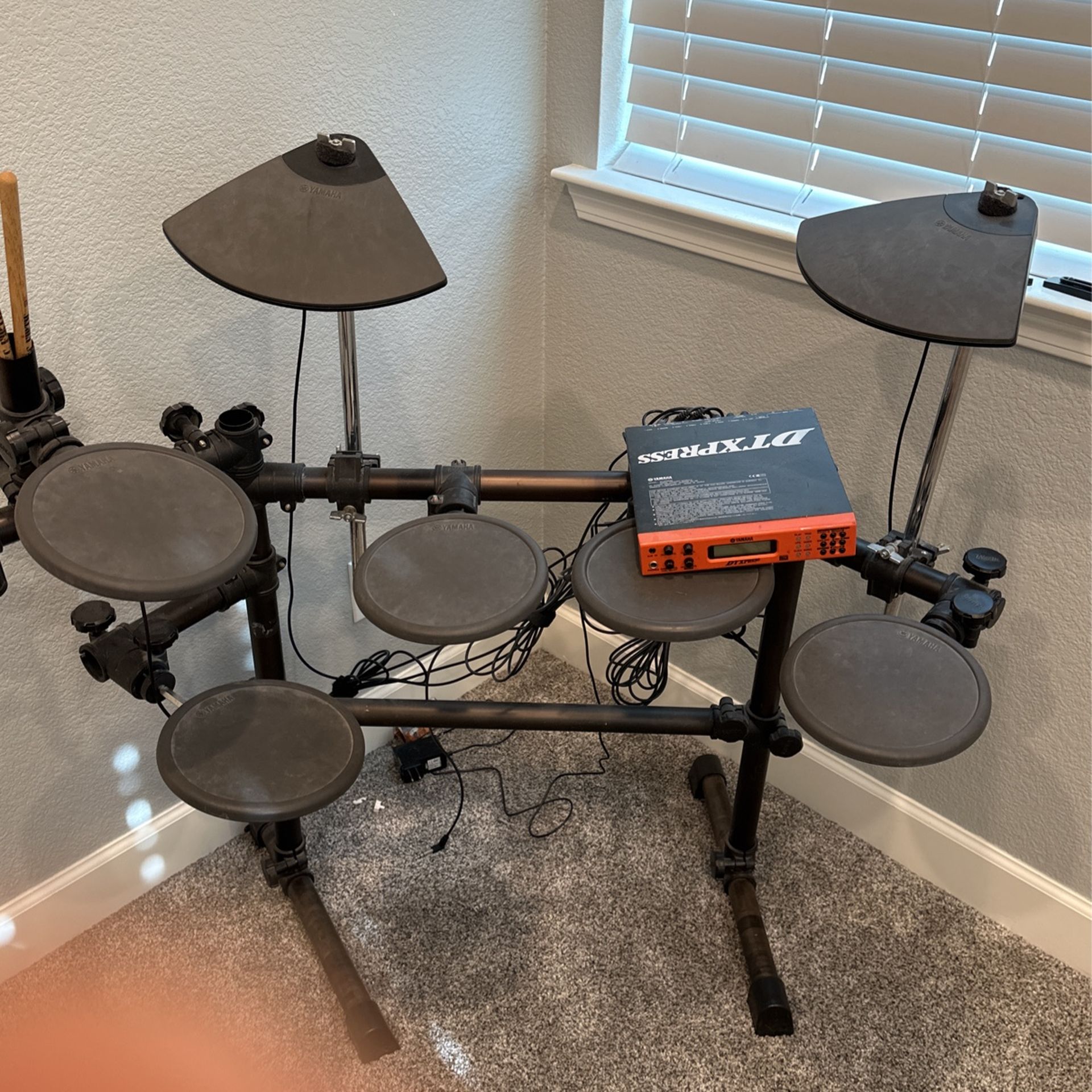 Yamaha Drum Set