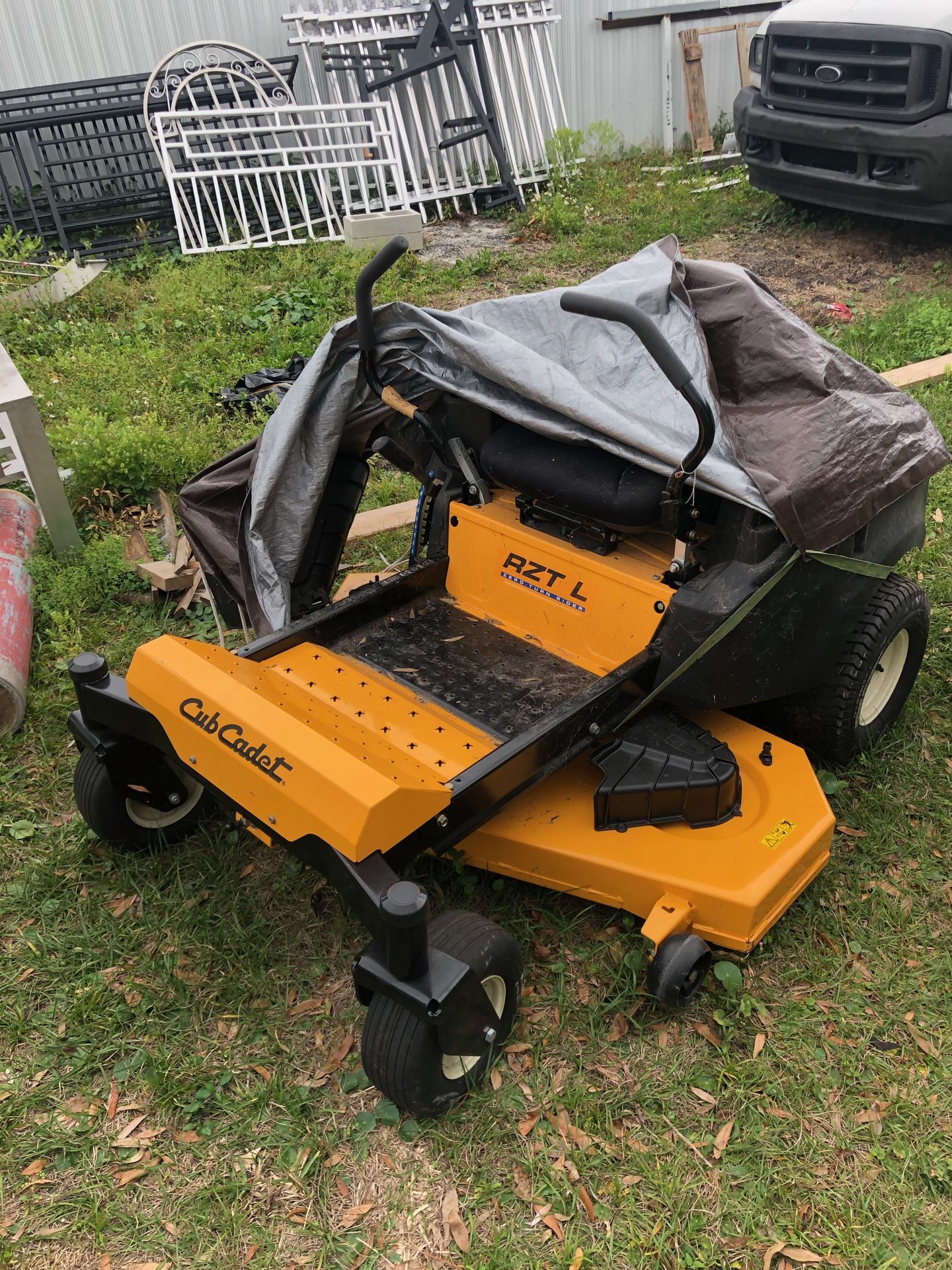 Cub Cadet 17AWCBYA056 Cub Cadet 17AWCBYA056Cub Cadet RZT SX54 (54") 21.5HP Kawasaki Steering Wheel Zero Turn Lawn Mower